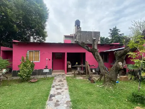 Casa en Venta con 2 cocheras