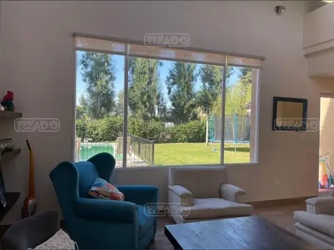 Casa 4 ambientes con 4 baños