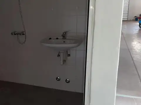Local en Alquiler en Barrio España y Hospitales, $ 2.500.000