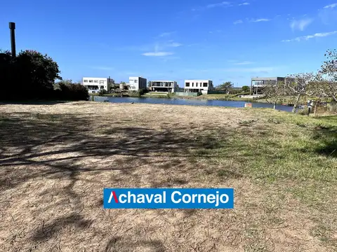 Barrio Vistas - Lote al agua