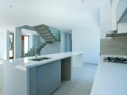 Calle 47 Country Las Golondrinas , Piso 131