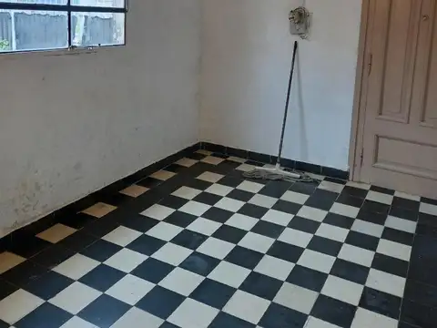 Propiedad Centrica A 3 Cuadras De Calle Urquiza