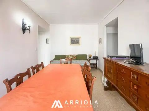 Departamento de 2 amb con balcón, calle. ZONA ALDREY