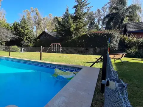 Casa 4 ambientes con 3 baños