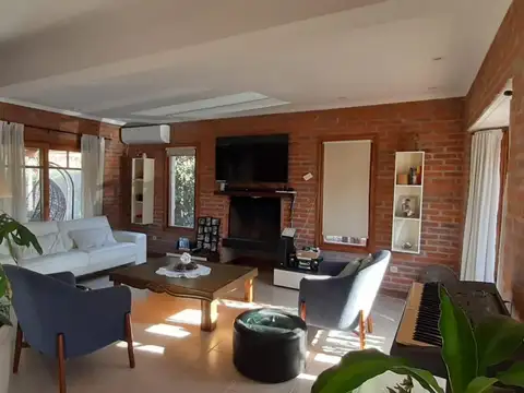 Casa 4 ambientes con 3 baños