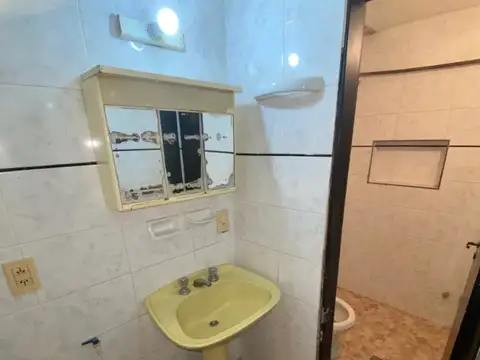 Local en Venta Via Púb.