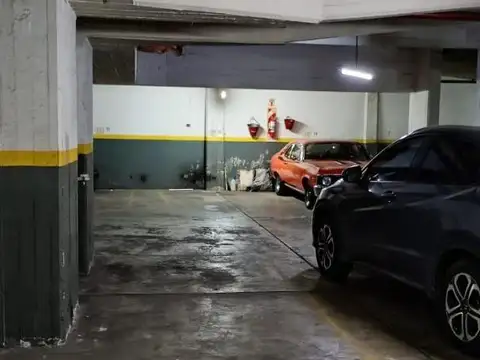 COCHERA  CUBIERTA EN EDIFICIO