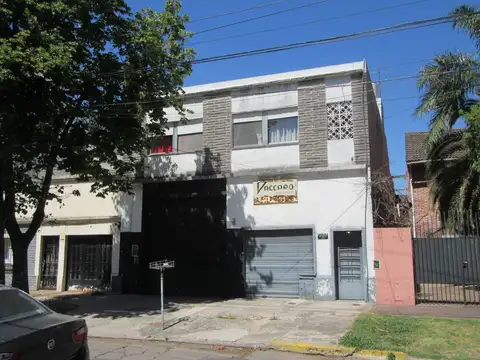 Venta - Casa + Garaje + Galpon - Terraza - Zona tranquila, con comercios cercanos y medidos de trasporte.