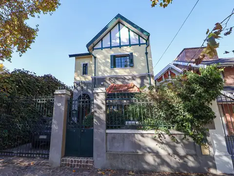 Casa 4 Amb. piscina - parque - Lomas Zamora cred.