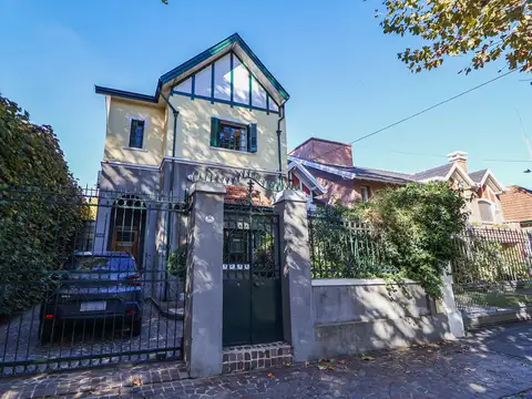 Casa en Venta con 1 cochera