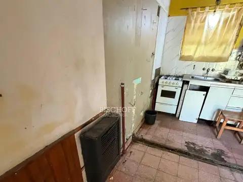CASA EN PH DE 3 AMBIENTES A RECICLAR, TODOS LOS SERVICIOS