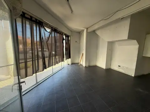 Local en Venta en Refinerias, USD 220.000