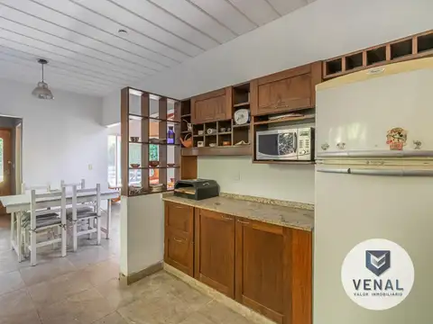 Casa 4 ambientes con 2 baños