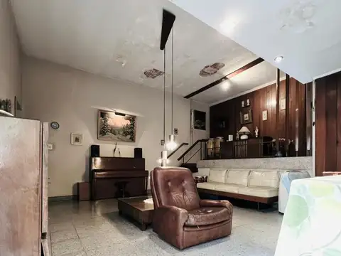 Depto Tipo Casa en Venta 50 años