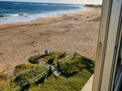 Calle Centauro, primera línea la balconada, edificio 100
