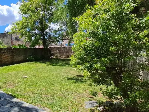 Venta Casa 3 Ambientes 2 Dormitorios Loma Hermosa Patio Jardín Terraza