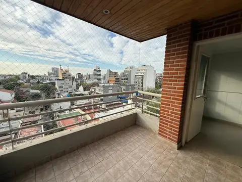 Alquiler | Departamento 3 ambientes con balcón | Coghlan