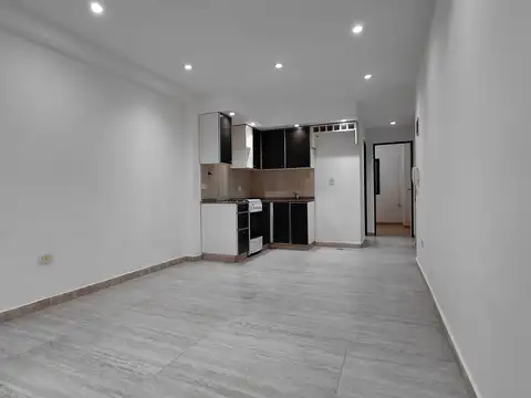 Departamento 2 ambientes - con patio al frente en planta baja