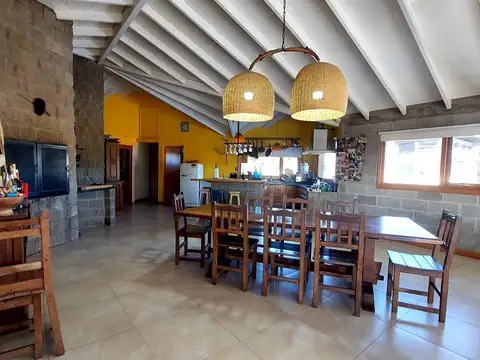 Venta de casa 240m2, lote 1400m2, luminoso, 3/4 hab, Dina huapi, Rio Negro