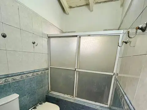 Casa 5 ambientes con 1 baño