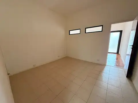Local en Alquiler en Campana, $ 700.000