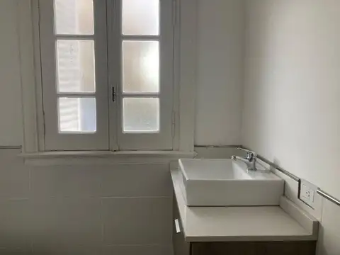 Depto Tipo Casa en Alquiler con 1 cocheras