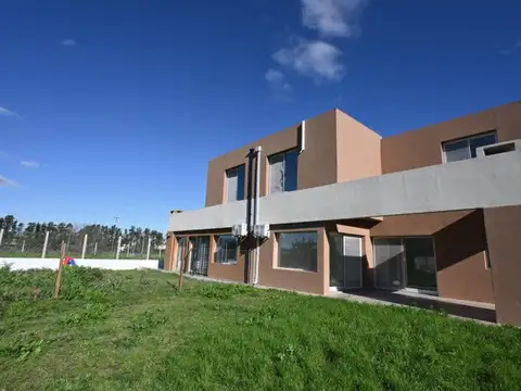 Casa en Alquiler de 4 dormitorios