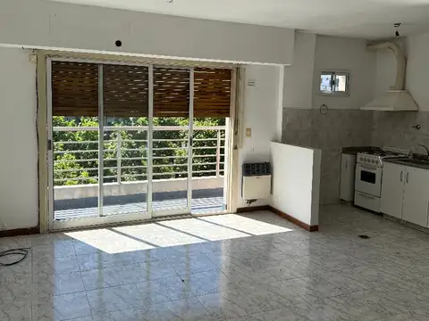 Elpidio González 2700, Piso 6