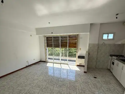 Departamento 2 amb, frente balcon, muy luminoso, regia vista, sin expensas