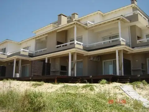 DEPARTAMENTO EN VENTA SALIDA DIRECTA AL MAR