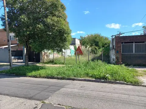 Lote 450m² en inmejorable zona Rafael Calzada!