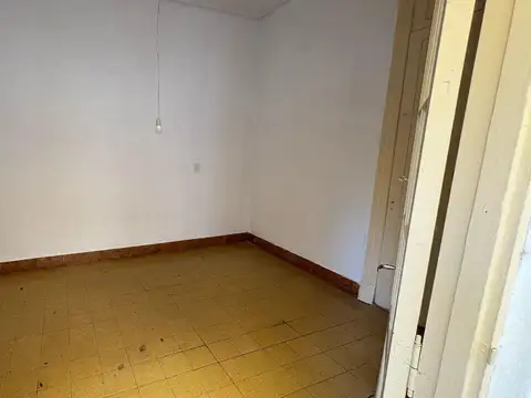 Departamento 8 ambientes con 2 baños