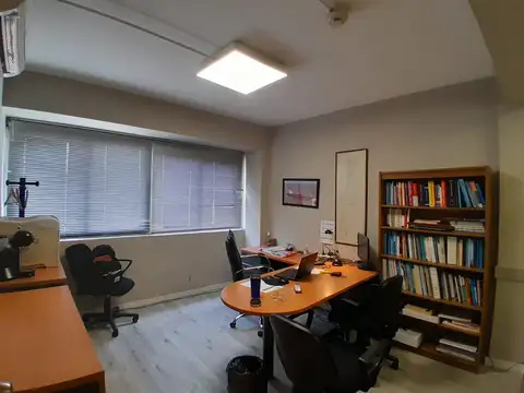 Piso de oficina remodelado  en Maipú y Lavalle - Venta / Alquiler