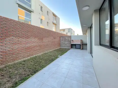 Depto Tipo Casa en Venta con 1 cocheras