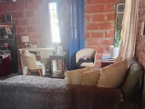 Casa monoambiente con inmenso parque en Alejandro Korn