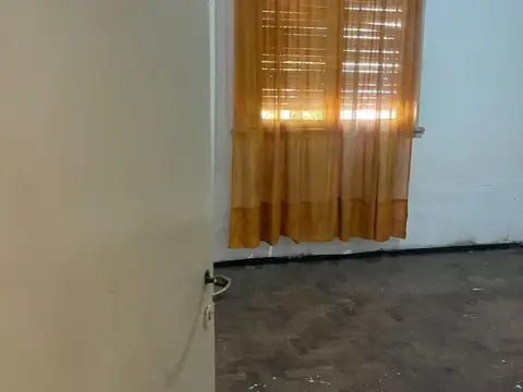 CASA EN VENTA, 3 AMB, JOSE C PAZ