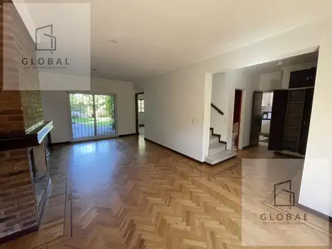 Casa 5 ambientes con 2 baños