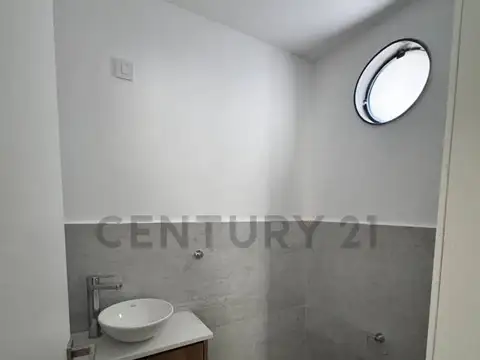 Local en Alquiler en Joaquin Gorina, USD 2.000