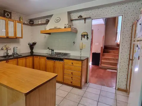 Casa Multifamiliar con Casa 5amb/PH 3 amb y Mono/ Doble Cochera/Jardin