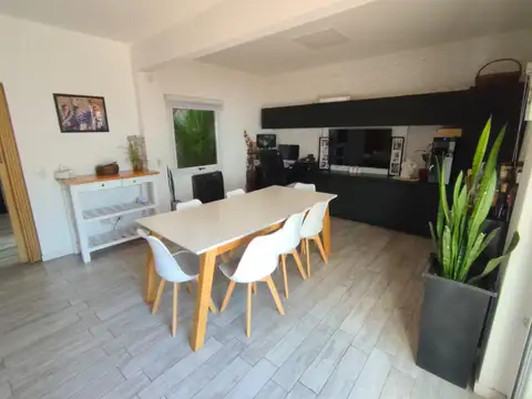 Depto Tipo Casa 4 ambientes con 2 baños