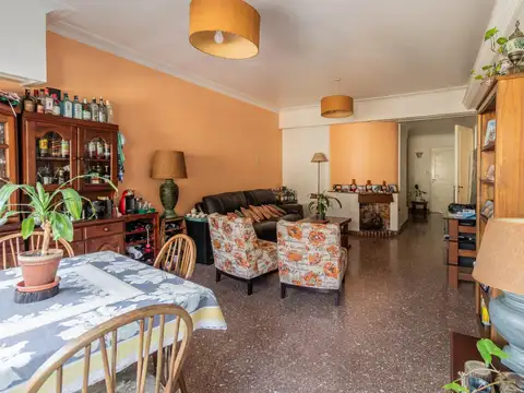 Depto Tipo Casa en Venta 60 años