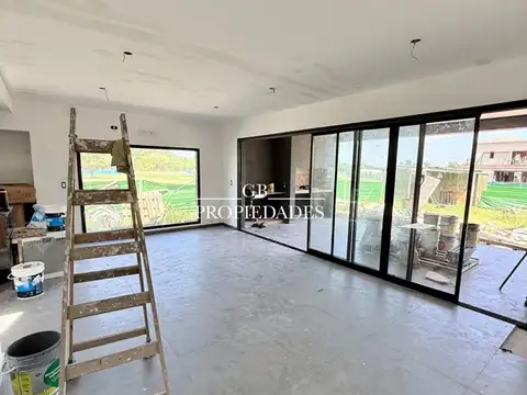 Casa en Venta en Pilar Del Este - Santa Sofia, USD 190.000