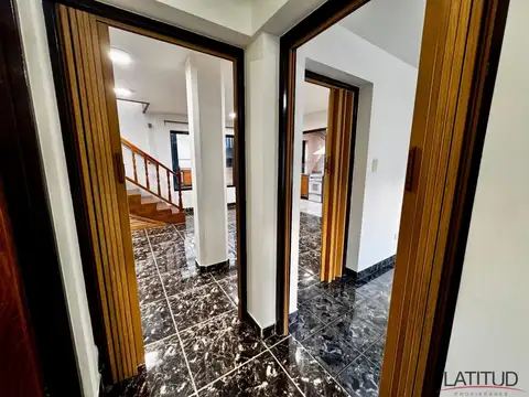 Casa 5 ambientes con 3 baños