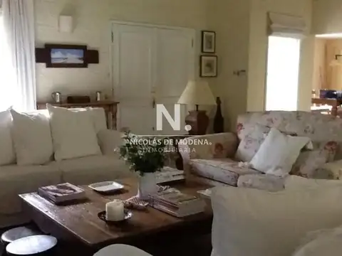 Excepcional casa de dos plantas en Rincón del Indio