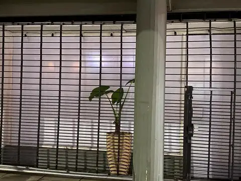 LOCAL EN VENTA EN AV LUIS MARIA CAMPOS 200