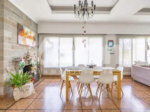 Casa 7 ambientes con 3 baños