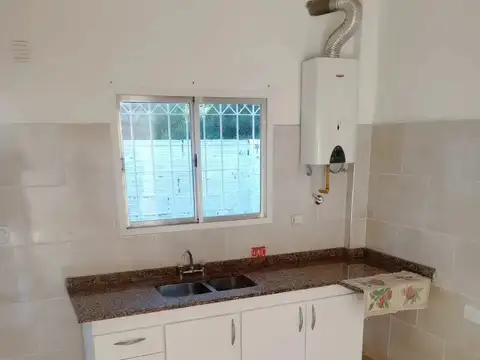 Depto Tipo Casa en Alquiler en Tablada, $ 650.000