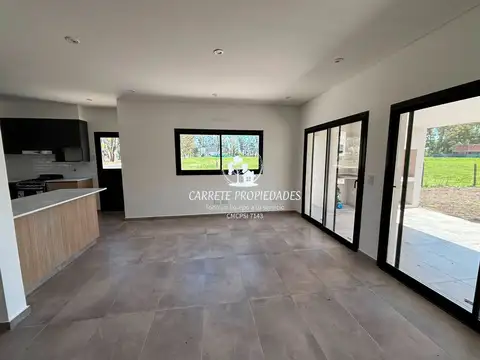 Casa 4 ambientes con 3 baños