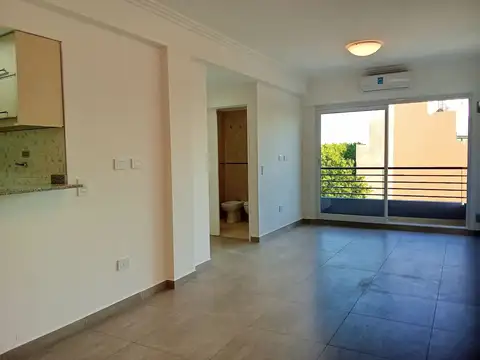 Departamento monoambiente al contrafrente con balcón- Parque Chas- Alquiler