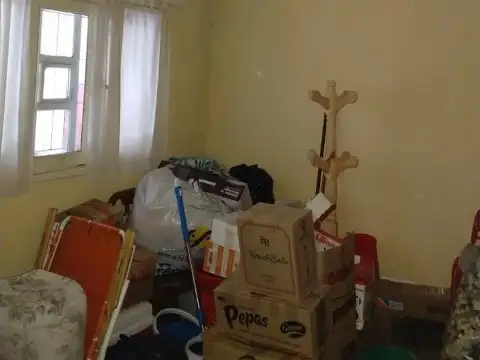 A OF 01. Casa Multifamiliar! casa al frente con depto en planta alta y al fondo.